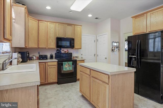 93 KIMBERWICKE DR S, Charles Town, WV 25414