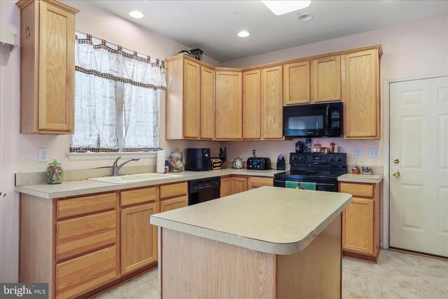 93 KIMBERWICKE DR S, Charles Town, WV 25414