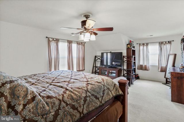 93 KIMBERWICKE DR S, Charles Town, WV 25414