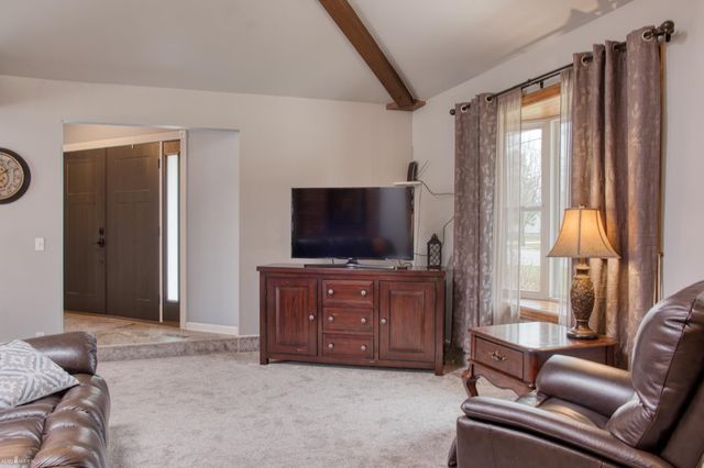 1532 Alta Vista Drive, Owosso, MI 48867