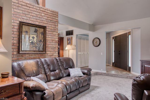 1532 Alta Vista Drive, Owosso, MI 48867