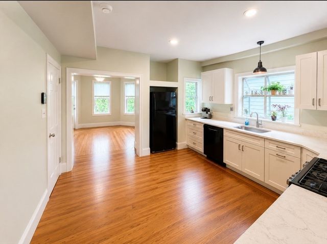 94 Josephine Ave. 2, Somerville, MA 02144