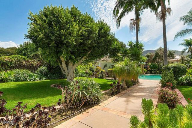 11016 Red Barn Road, Santa Rosa, CA 93012