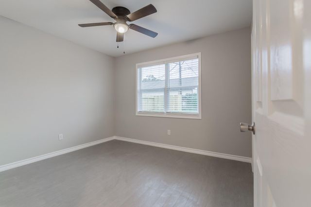 101 Will Street, Willis, TX 77378