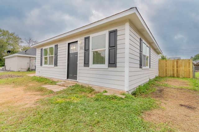 101 Will Street, Willis, TX 77378