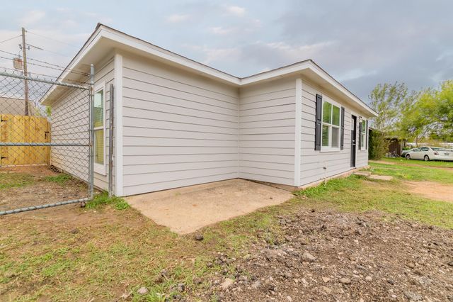 101 Will Street, Willis, TX 77378