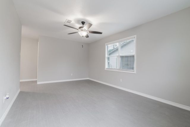 101 Will Street, Willis, TX 77378