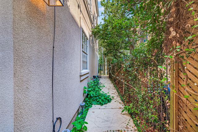 6308 Schuler Street, Houston, TX 77007