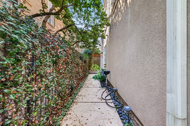 6308 Schuler Street, Houston, TX 77007
