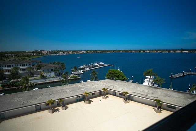 1208 Marine Way 607, North Palm Beach, FL 33408