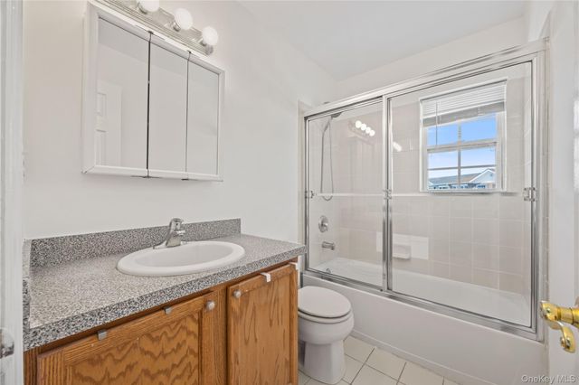 102 Surf Drive, Bronx, NY 10473
