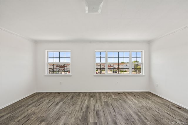 102 Surf Drive, Bronx, NY 10473
