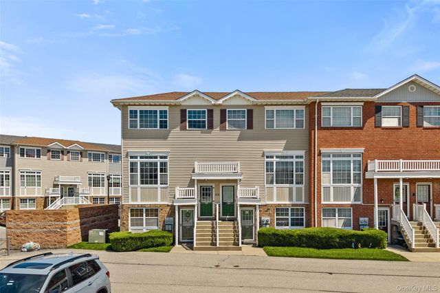 102 Surf Drive, Bronx, NY 10473