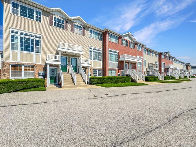 102 Surf Drive, Bronx, NY 10473