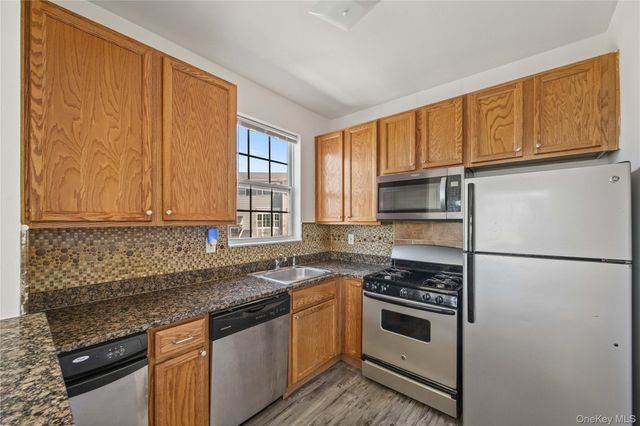 102 Surf Drive, Bronx, NY 10473
