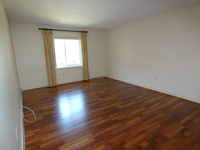 380 Place Lane 380, Woburn, MA 01801