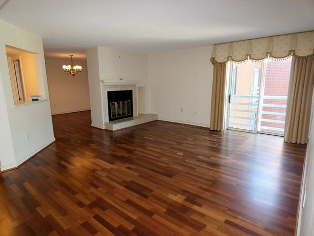 380 Place Lane 380, Woburn, MA 01801