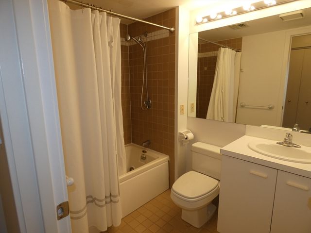 380 Place Lane 380, Woburn, MA 01801