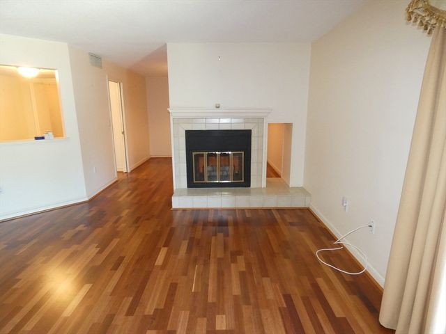 380 Place Lane 380, Woburn, MA 01801