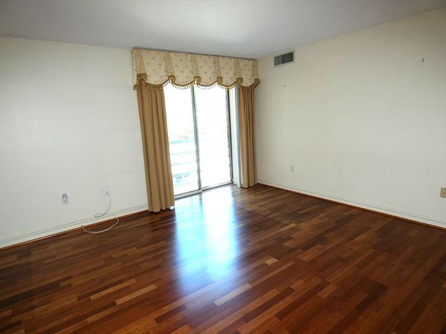 380 Place Lane 380, Woburn, MA 01801