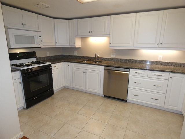 380 Place Lane 380, Woburn, MA 01801