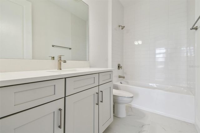 9681 CRYSTAL ISLES CIRCLE, Sarasota, FL 34241