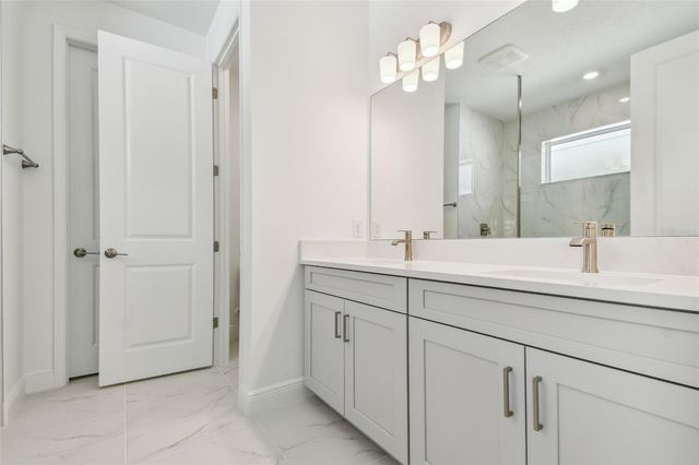 9681 CRYSTAL ISLES CIRCLE, Sarasota, FL 34241