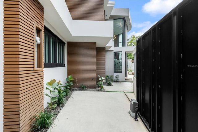 1 ALMENDARES, San Juan, PR 00907