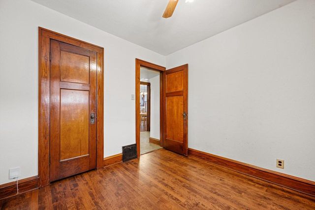 3141 S 15th STREET, Milwaukee, WI 53215