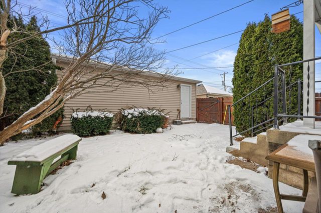 3141 S 15th STREET, Milwaukee, WI 53215