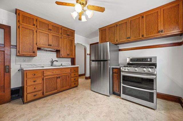 3141 S 15th STREET, Milwaukee, WI 53215