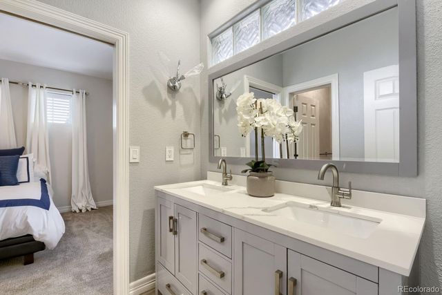 9368 S Silent Hills Drive, Lone Tree, CO 80124