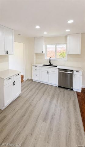 1241 Selma Street, Westland, MI 48186