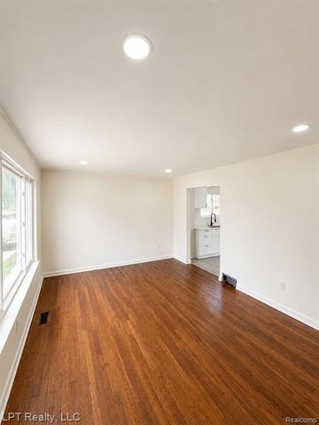 1241 Selma Street, Westland, MI 48186