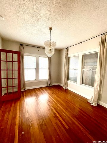 307 FURR DR, San Antonio, TX 78201