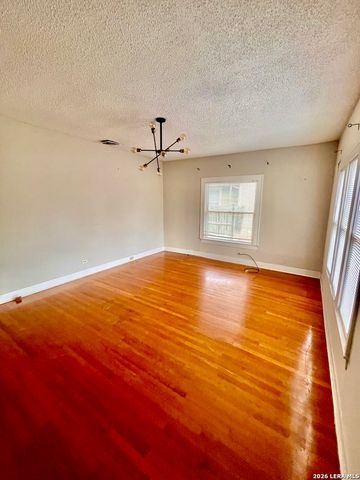 307 FURR DR, San Antonio, TX 78201