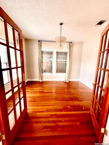 307 FURR DR, San Antonio, TX 78201