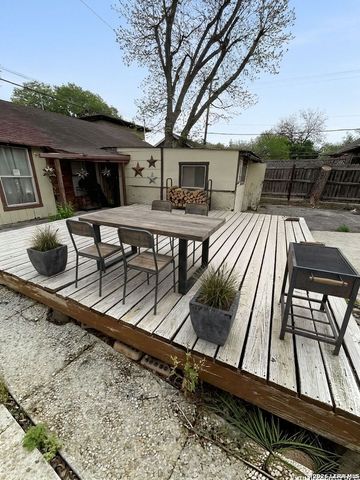 307 FURR DR, San Antonio, TX 78201
