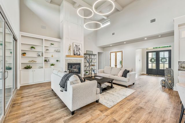 4009 Pinnacle Ridge, Granbury, TX 76049