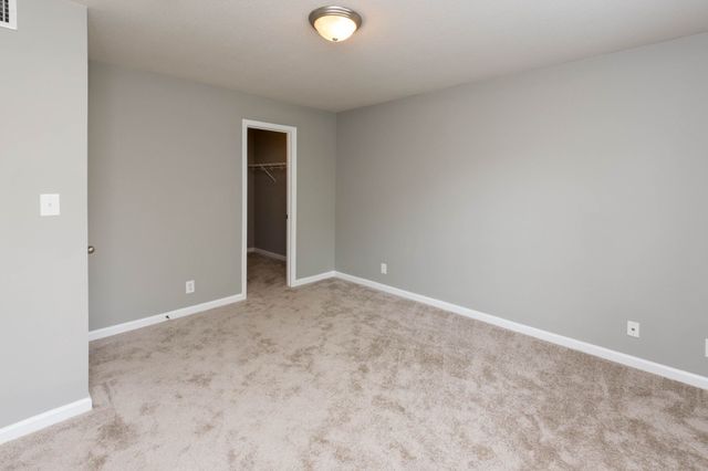 3301 Royster Ln Apt 405, Clarksville, TN 37042