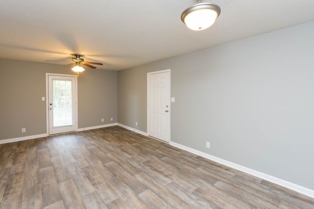 3301 Royster Ln Apt 405, Clarksville, TN 37042