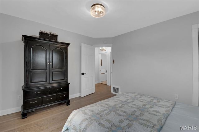 2124 Bredell Avenue, Maplewood, MO 63143