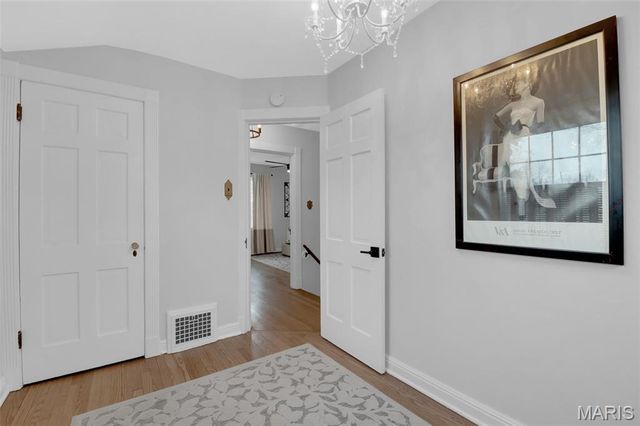 2124 Bredell Avenue, Maplewood, MO 63143