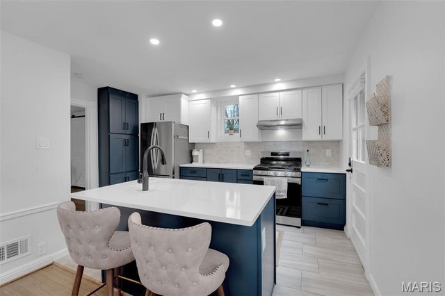 2124 Bredell Avenue, Maplewood, MO 63143