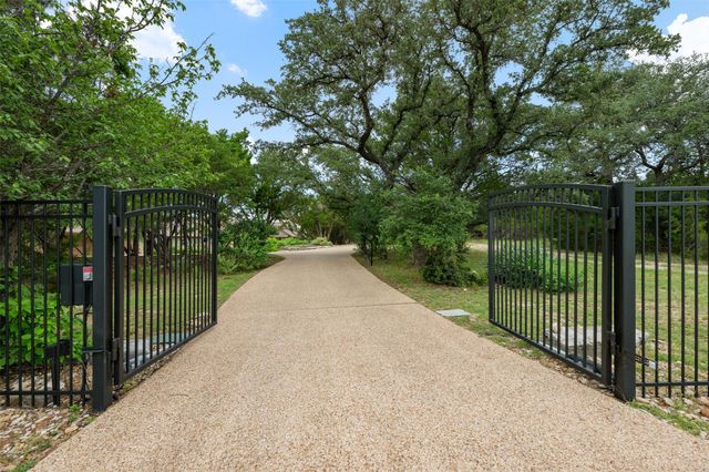 20608 Thurman Bend RD, Spicewood, TX 78669