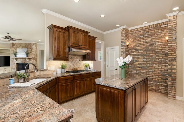 20608 Thurman Bend RD, Spicewood, TX 78669