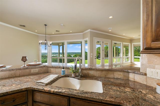 20608 Thurman Bend RD, Spicewood, TX 78669