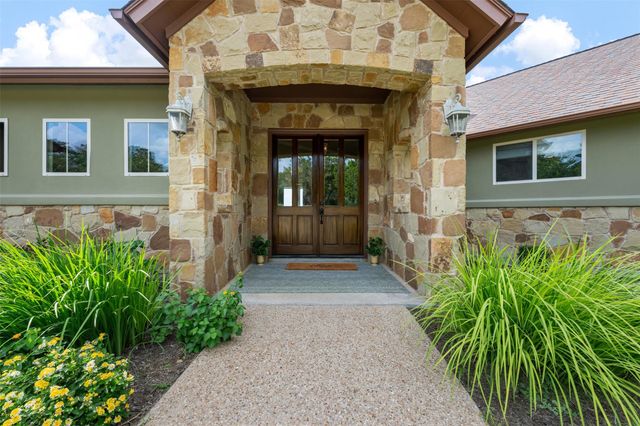 20608 Thurman Bend RD, Spicewood, TX 78669
