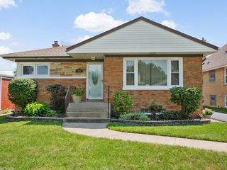 1865 Buckingham Avenue, Westchester, IL 60154