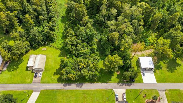 13818 & 13810 Bayou Terrace Dr, St Amant, LA 70774